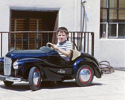 Click image for larger version. 

Name:	Austinpedalcar1.preview.jpg 
Views:	275 
Size:	47.1 KB 
ID:	3249